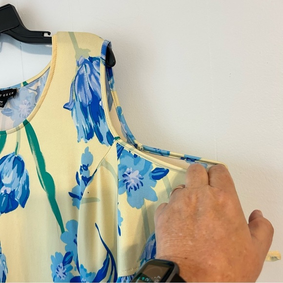 Women’s size 1X N Touch Floral Yellow and Blue Women's Dress. Cold shoulder. - Picture 6 of 9